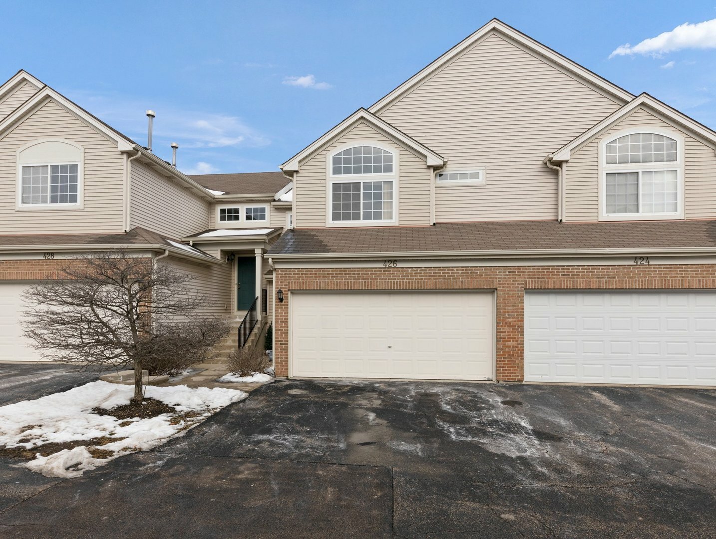 Property Photo:  