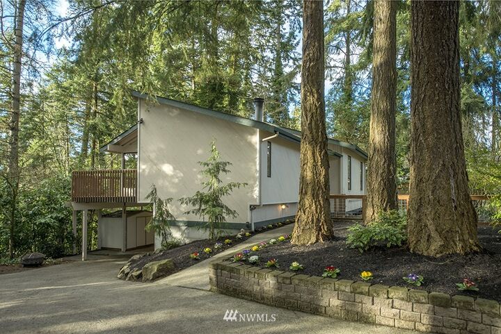 Property Photo: 18415 Fremont Avenue N WA 98133