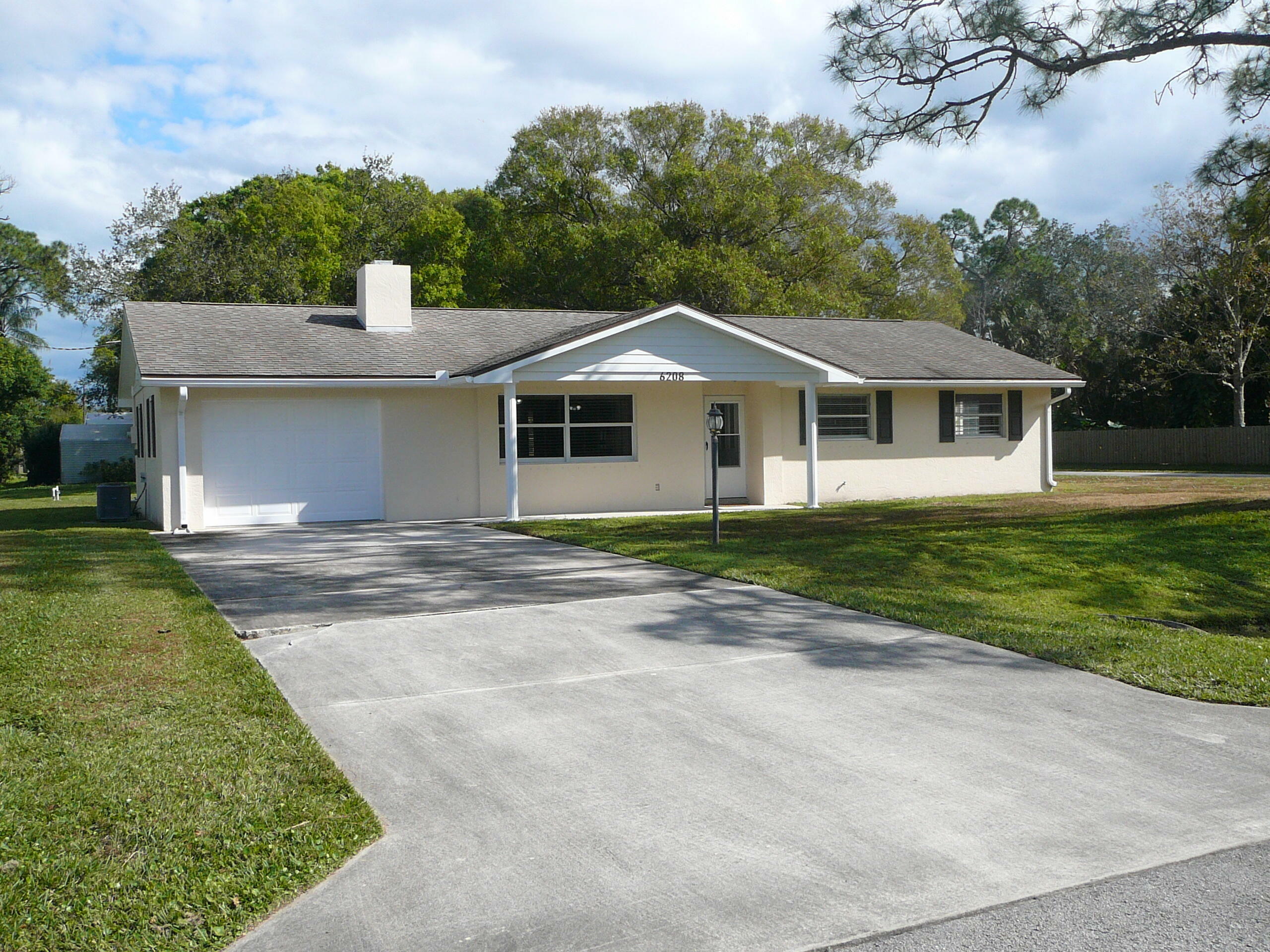 Property Photo:  6208 Lilyan Parkway  FL 34951 