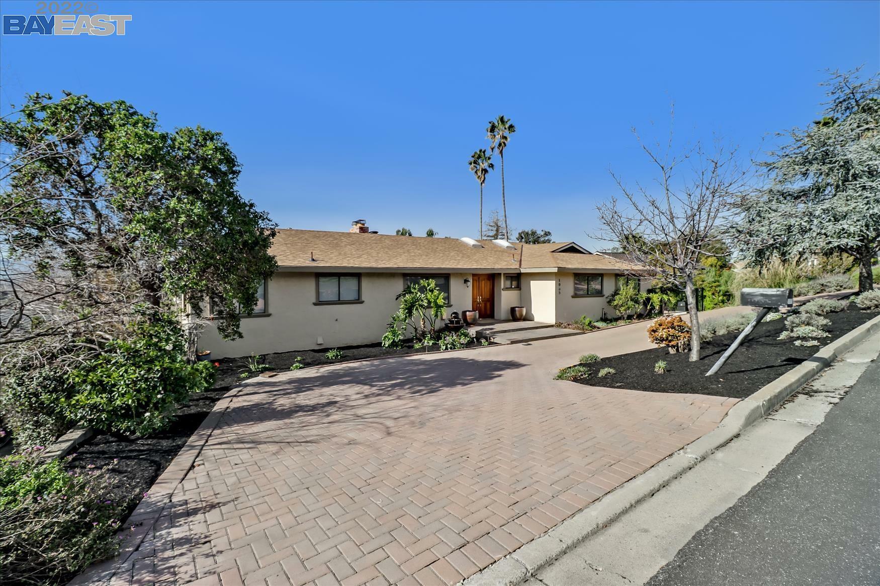 Property Photo: 1065 Vista Del Mar CA 95132