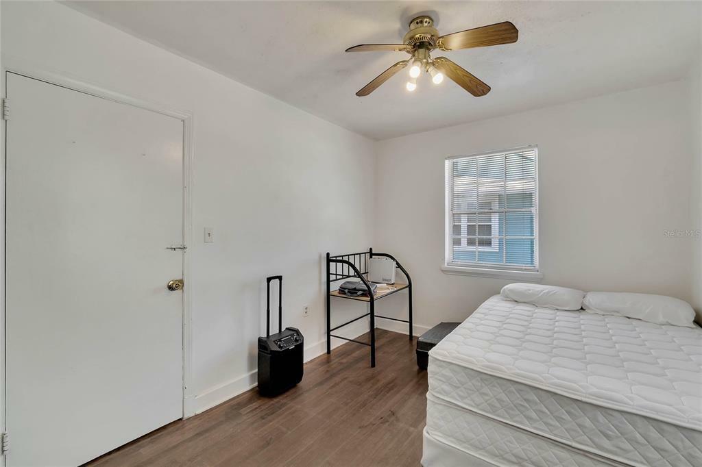 Property Photo:  1106 W Line Street  FL 34748 