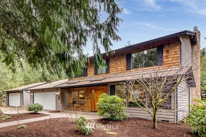 Property Photo: 4511 136th Place SW WA 98026