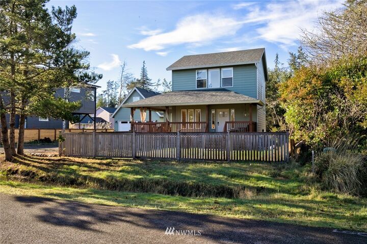 Property Photo: 731 N Bay Avenue SE WA 98569