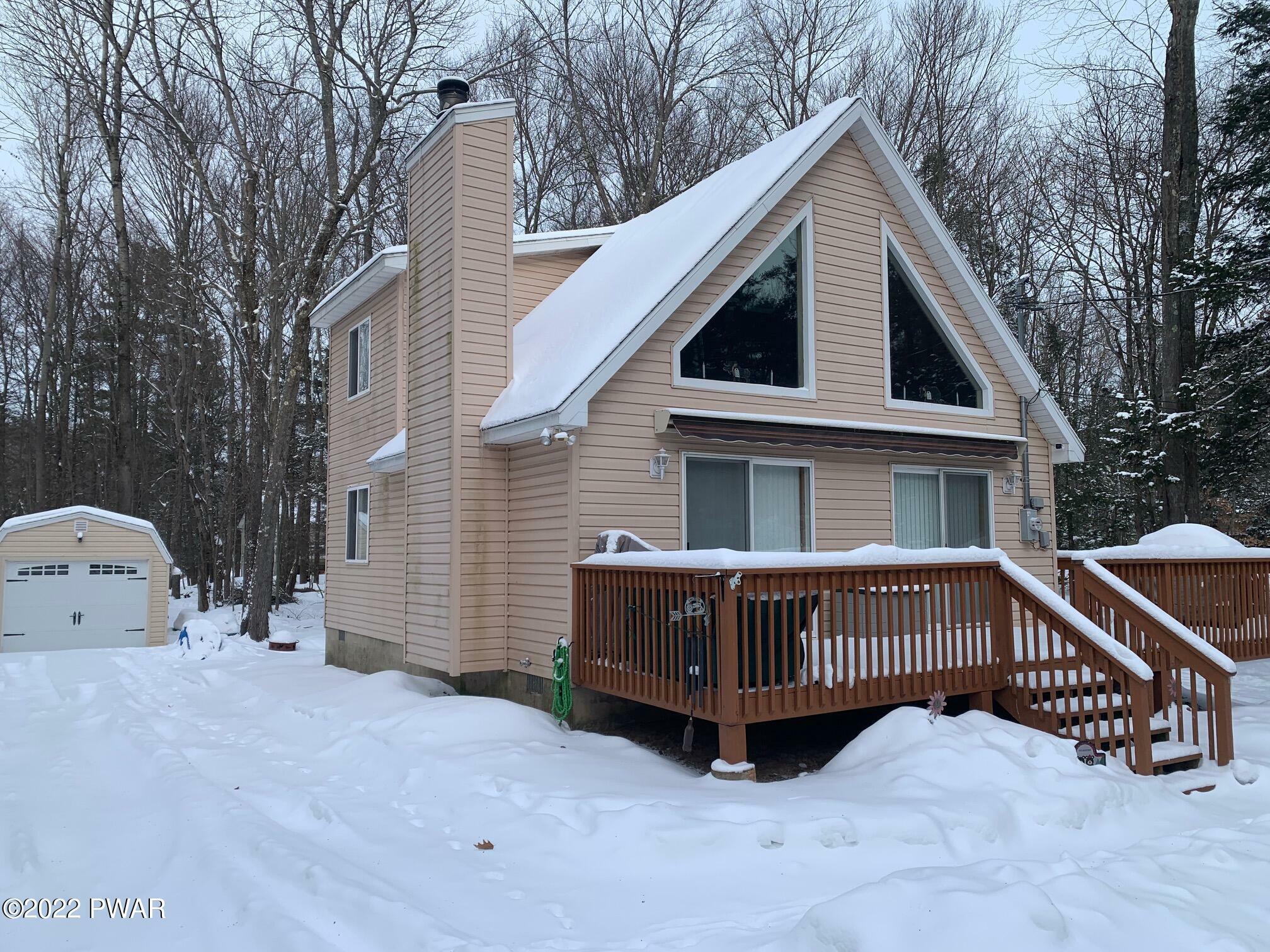 Property Photo:  1038 Wallenpaupack Drive  PA 18436 