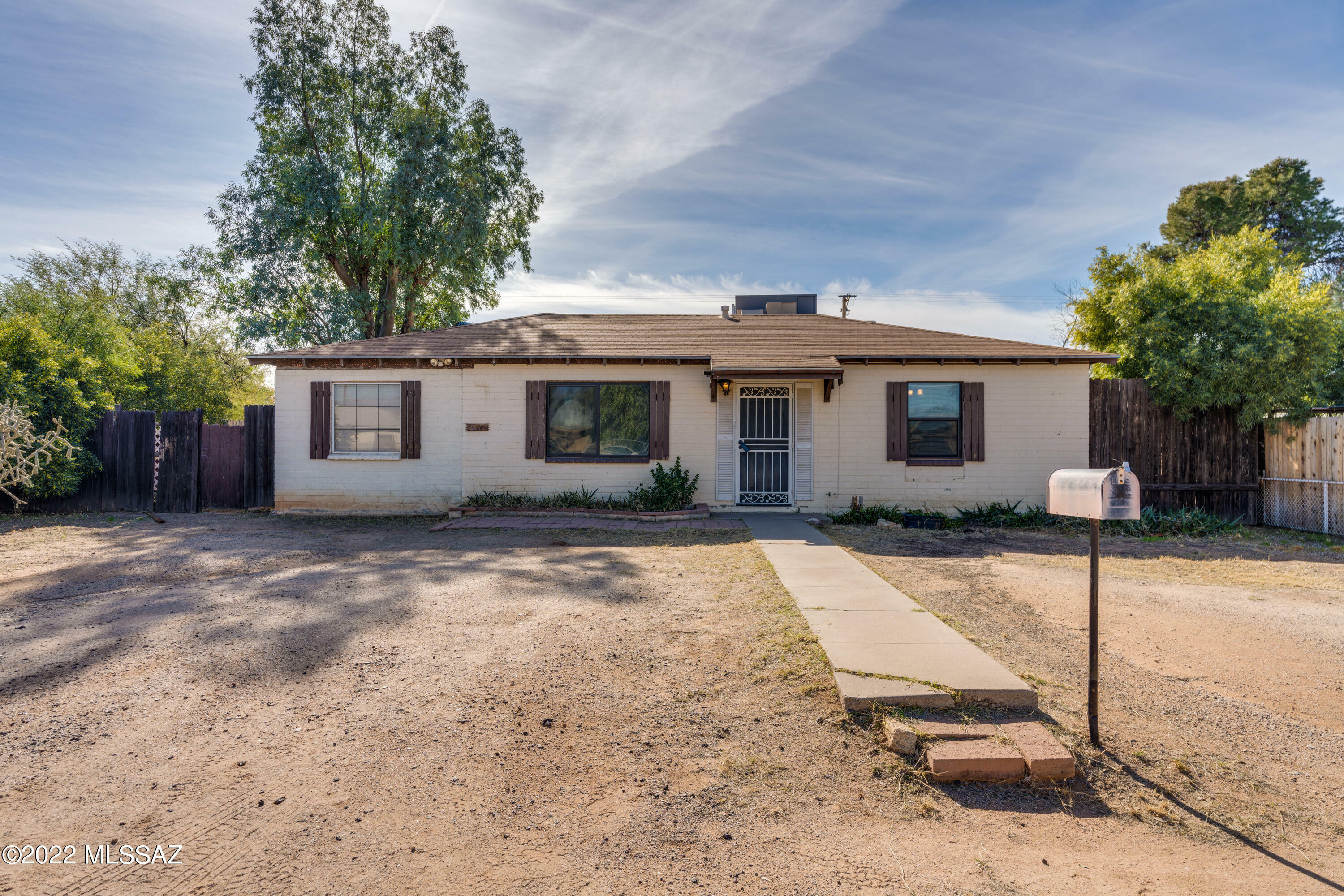 Property Photo:  5618 E 25th Street  AZ 85711 