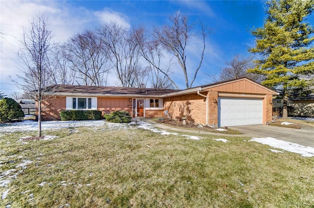 Property Photo: 5061 Croftshire Drive OH 45440