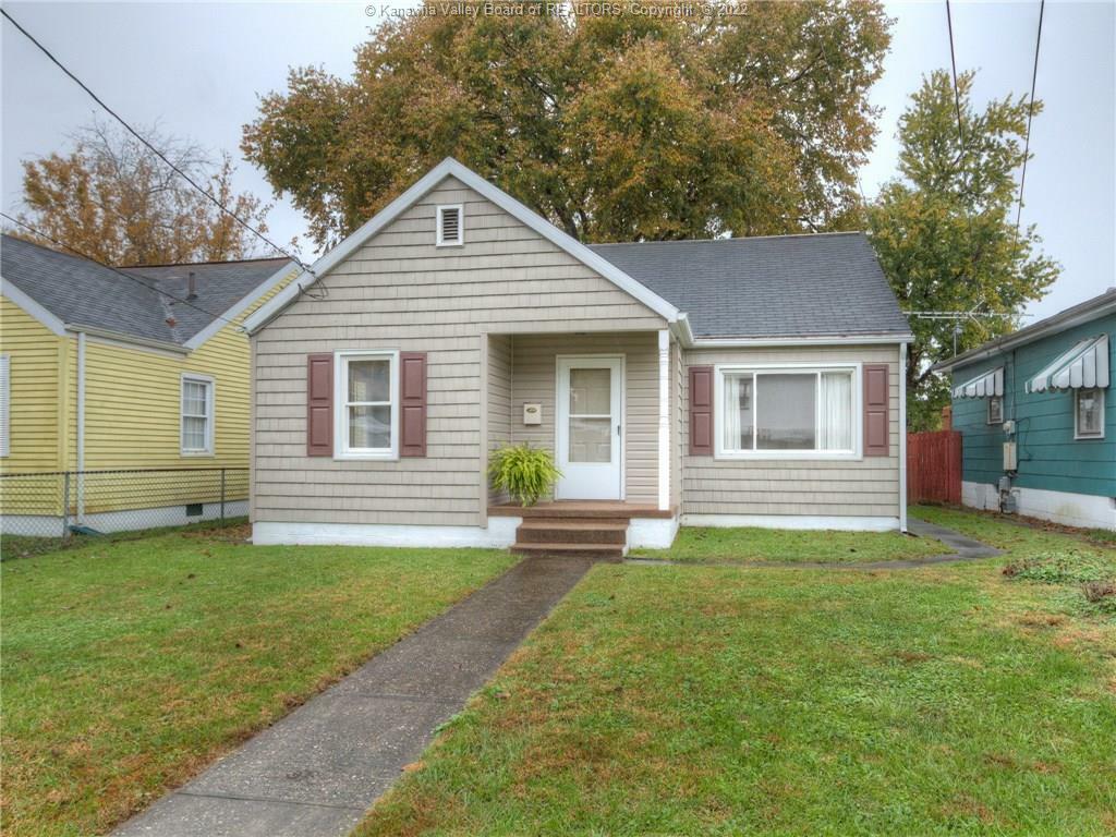 Property Photo: 604 Kanawha Avenue S WV 25143
