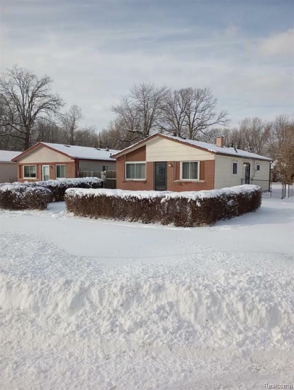 Property Photo:  26110 Superior  MI 48180 4440 