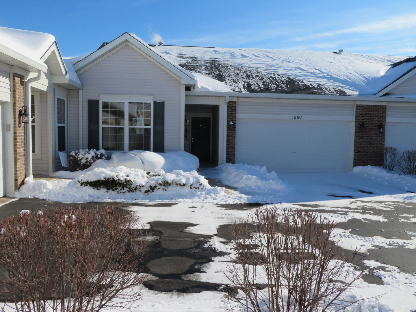 Property Photo: 1560 W Ludington Circle IL 60446