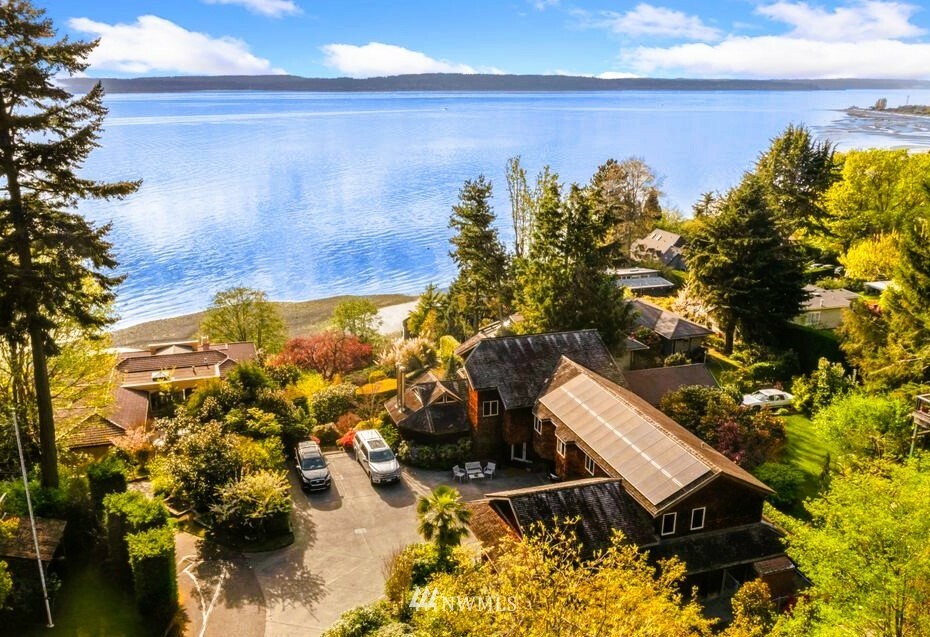 Property Photo:  3239 Perkins Lane W  WA 98199 