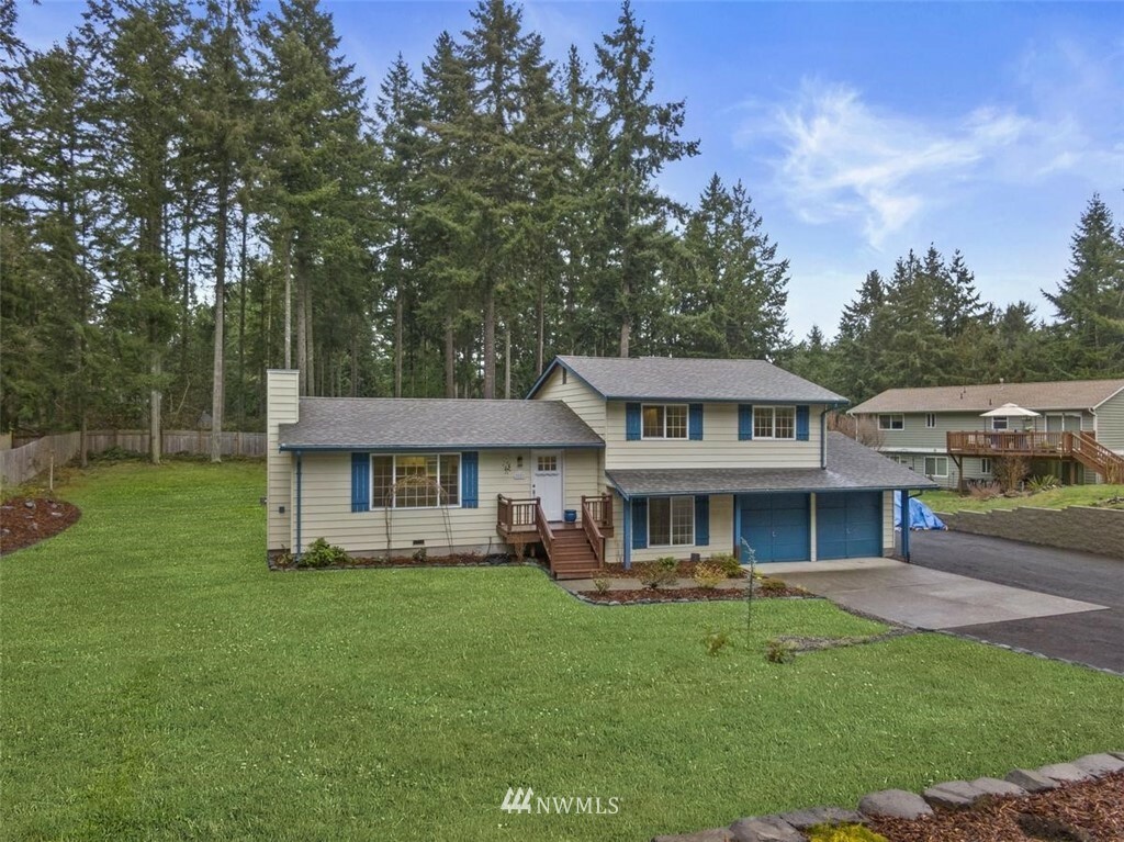 Property Photo:  8820 Homestead Avenue NE  WA 98516 