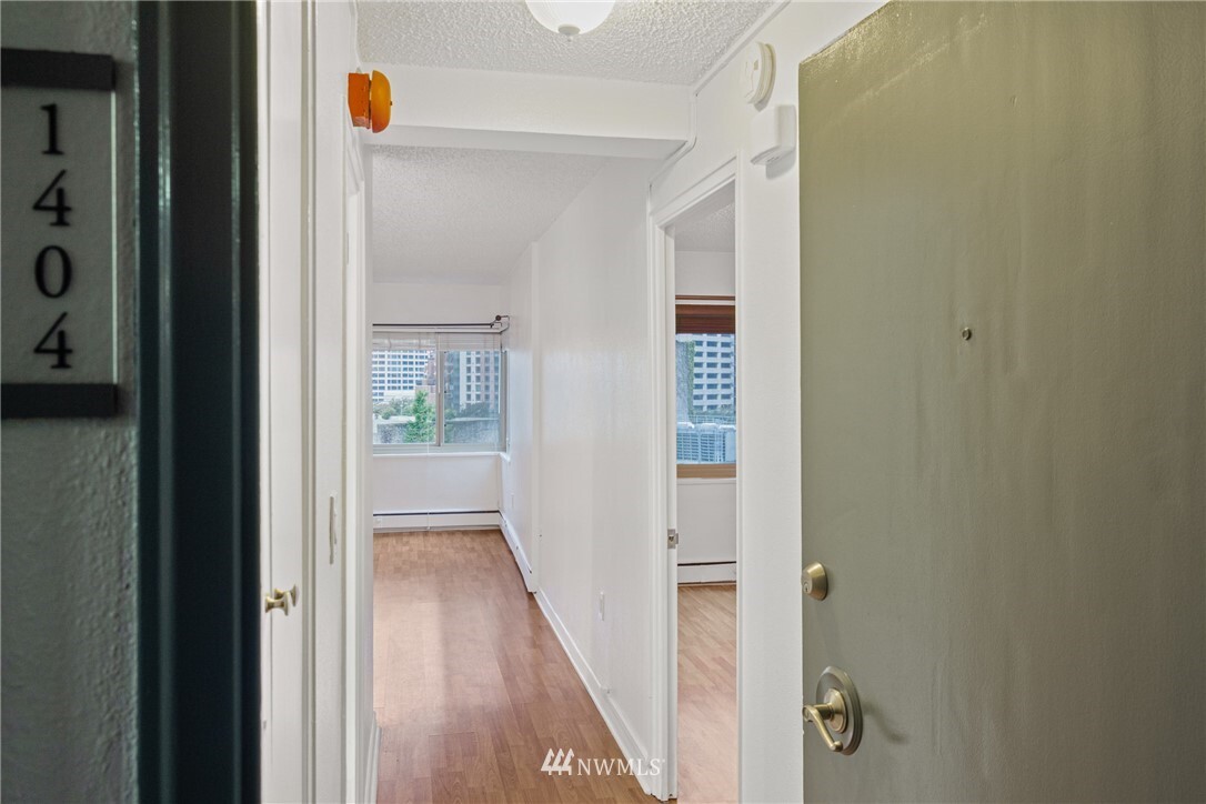 Property Photo: 1400 Hubbell Place 1404 WA 98101