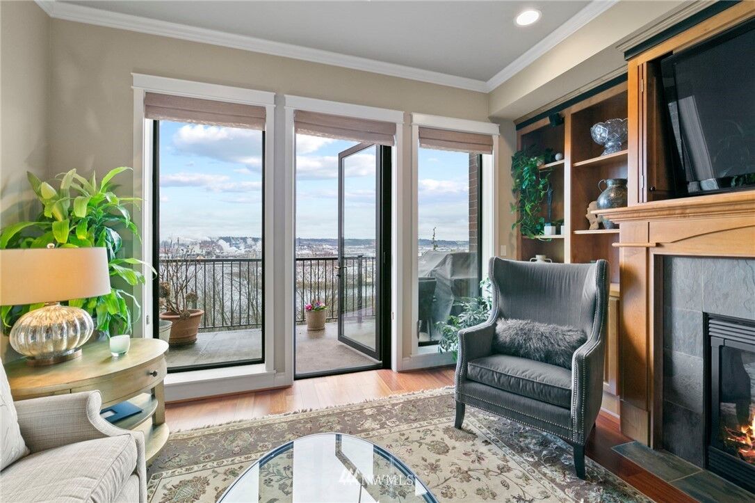 Property Photo: 505 Broadway 407 WA 98402