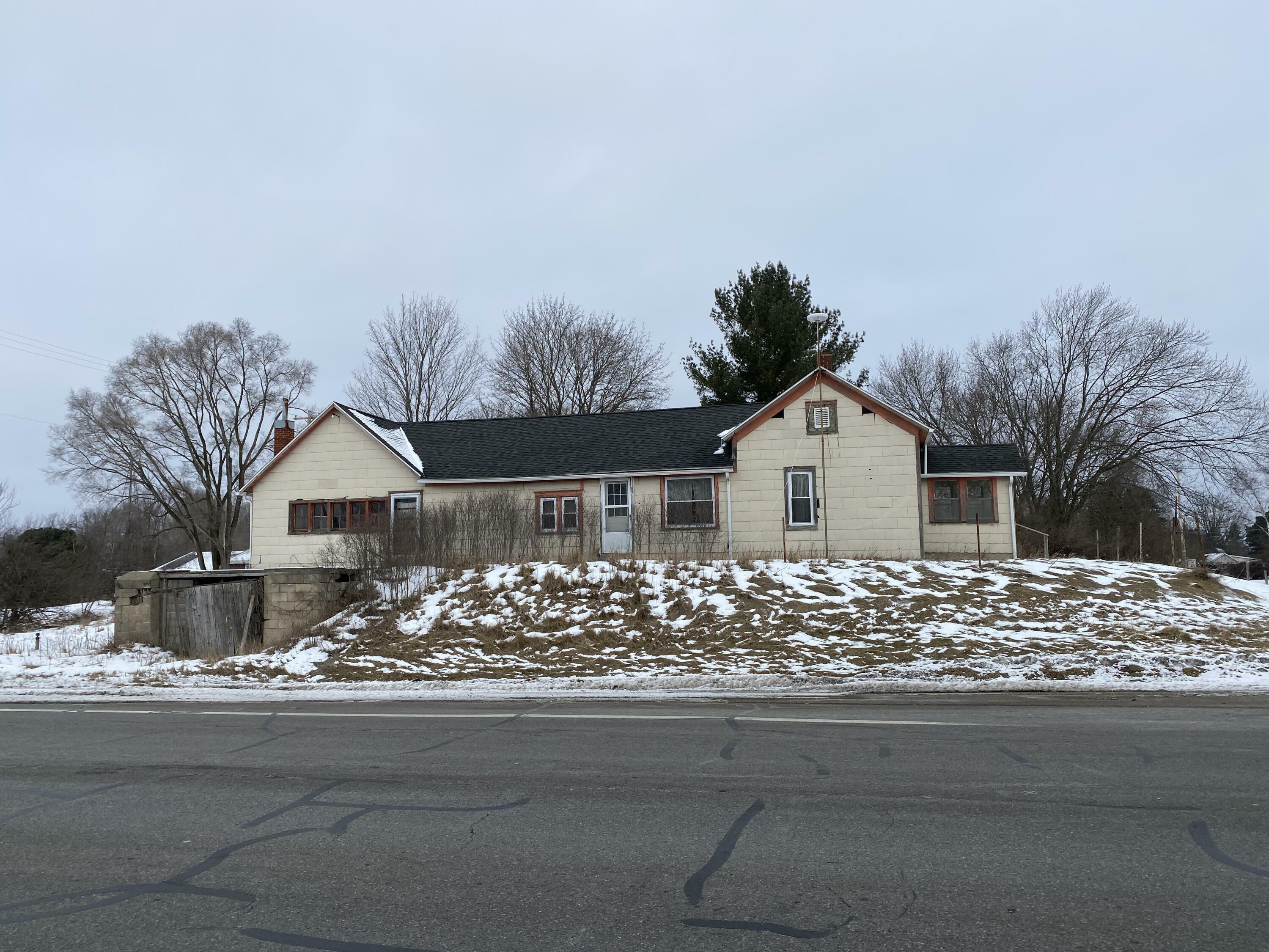 Property Photo:  9515 Youngman Rd Road  MI 48850 