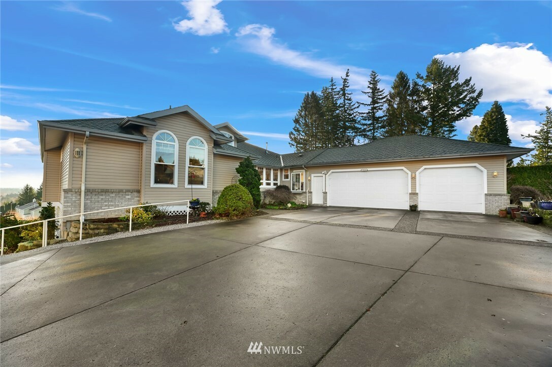 Property Photo:  6121 N Beulah Avenue  WA 98248 