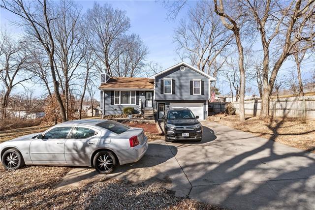 Property Photo: 4510 NE Parvin Road MO 64117