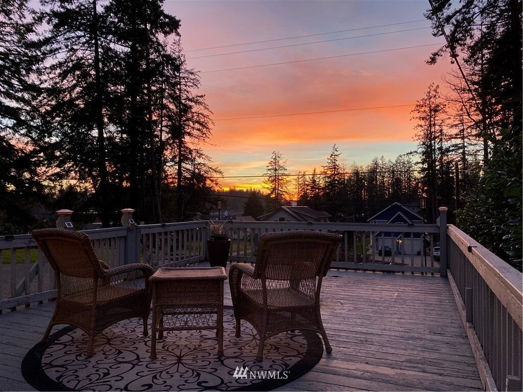 Property Photo:  8605 86th Avenue NW  WA 98332 