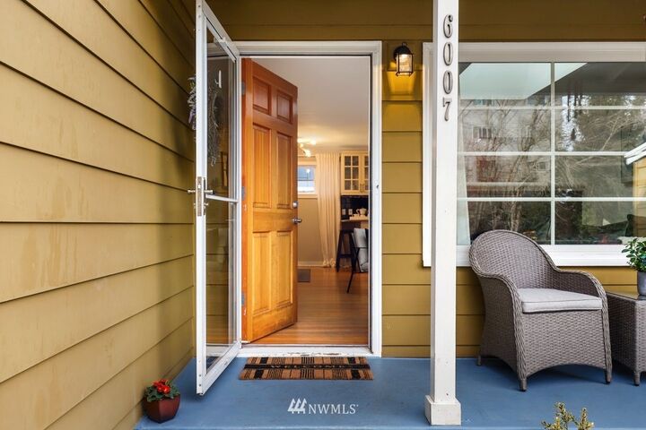Property Photo: 6007 Fauntleroy Way SW WA 98136