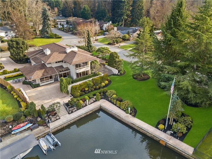 Property Photo: 49 Cascade Key WA 98006