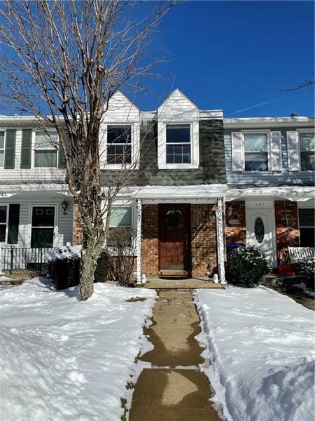 Property Photo:  926 Lynwood Ct  PA 16066 