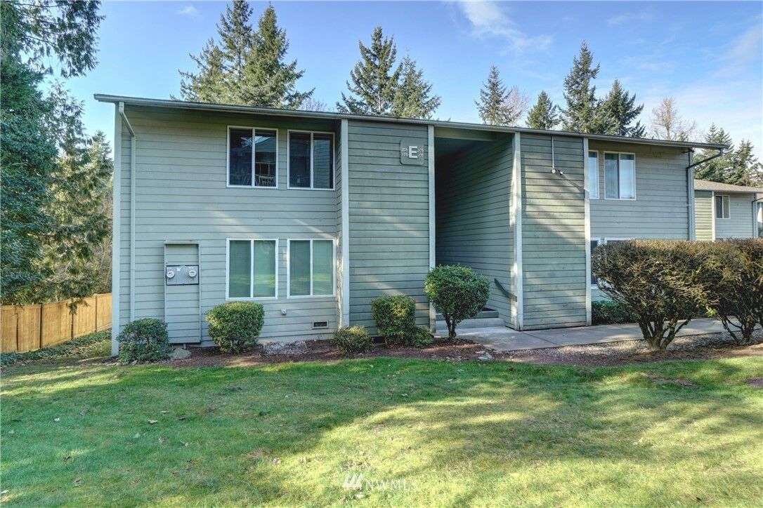 Property Photo:  14401 SE Petrovitsky Road E 206  WA 98058 