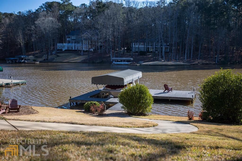 Property Photo: 1160 Paloma Drive GA 30642