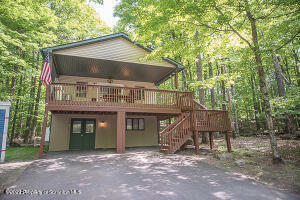 Property Photo:  84 N Fairway Drive  PA 18436 