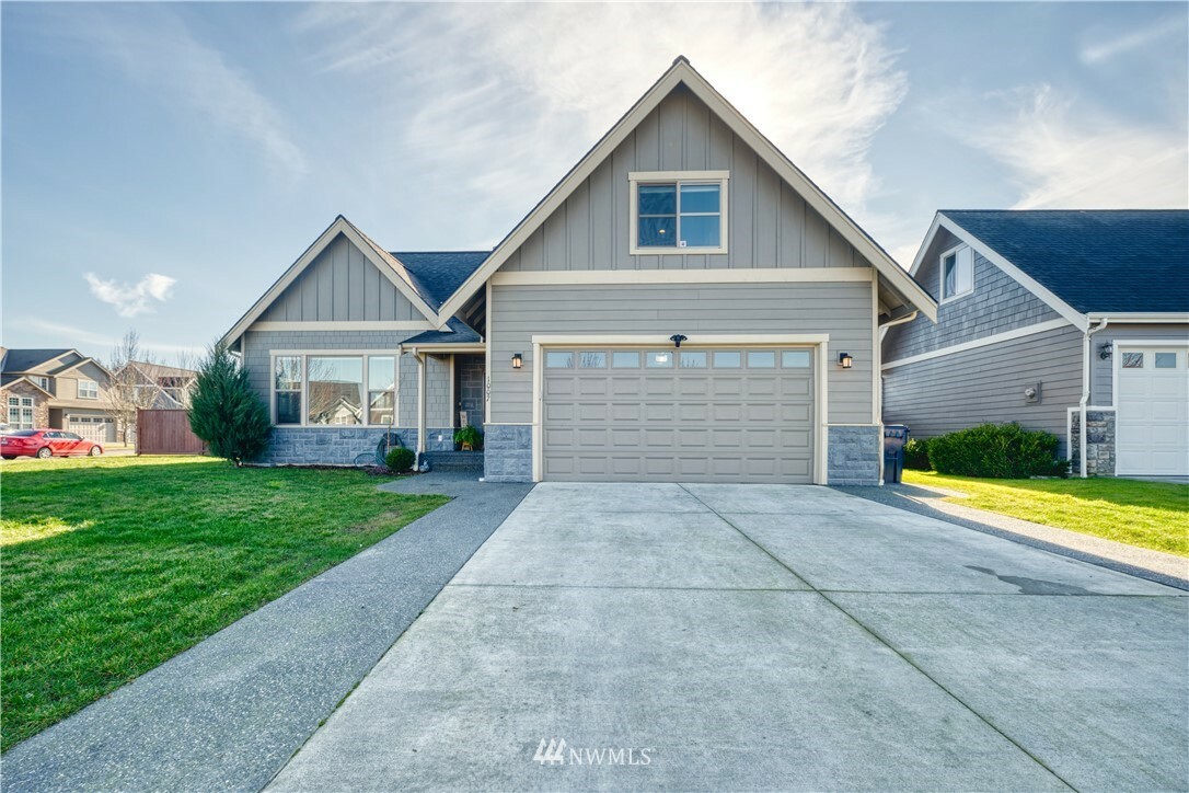 Property Photo:  1007 Ridge Lane  WA 98247 