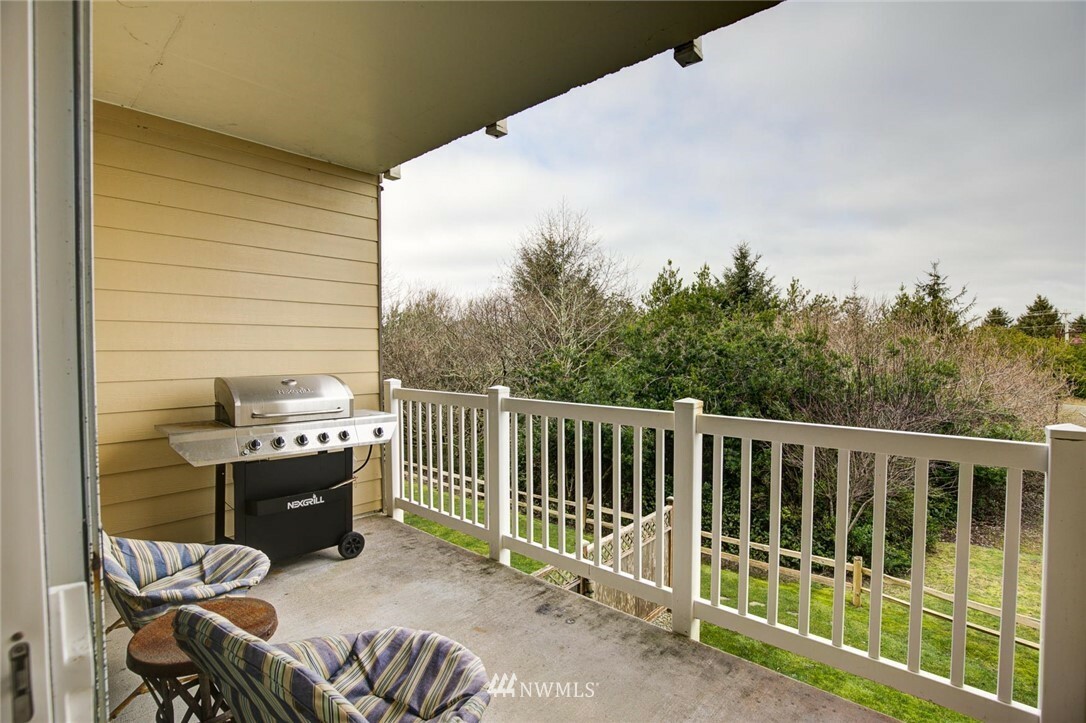 Property Photo:  262 Oyhut Bay Boulevard SW 207  WA 98569 