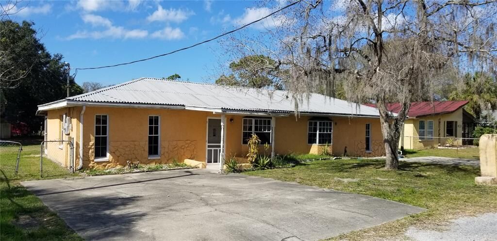 Property Photo:  10109 Sunset Court  FL 33534 