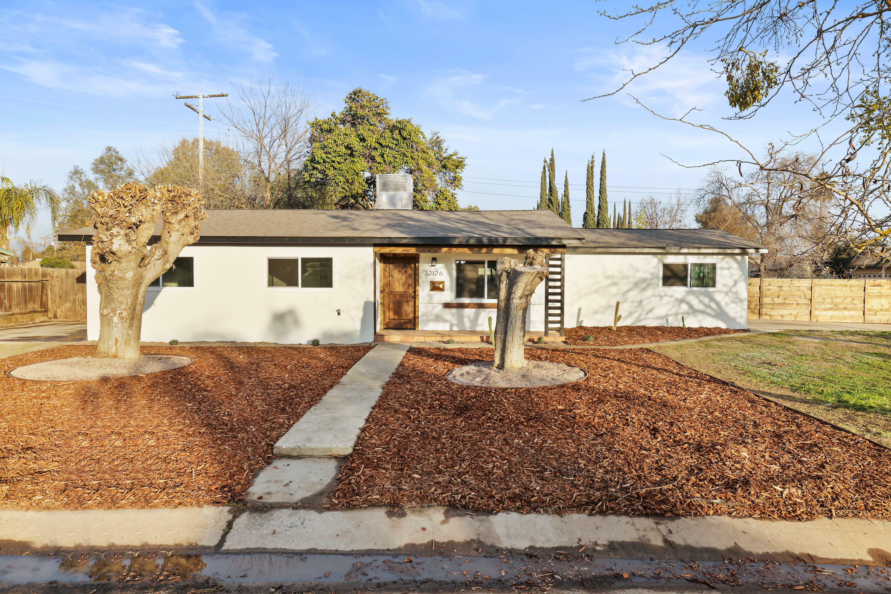 Property Photo:  32126 N Floral Street  CA 93291 