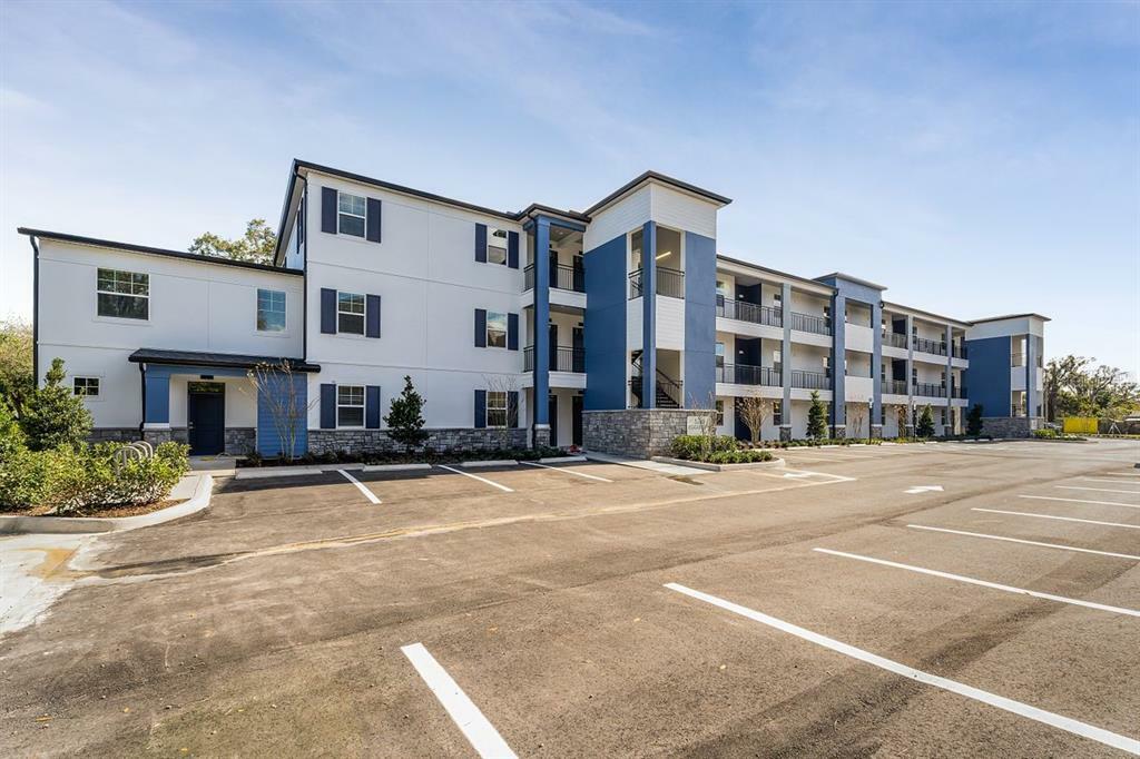 Property Photo: 5205 Eggleston Avenue 202 FL 32810