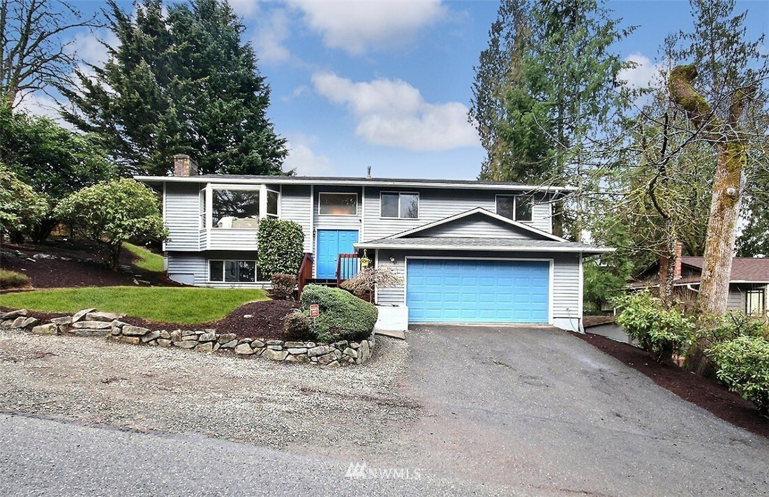 Property Photo:  22044 SE 271st Place  WA 98038 