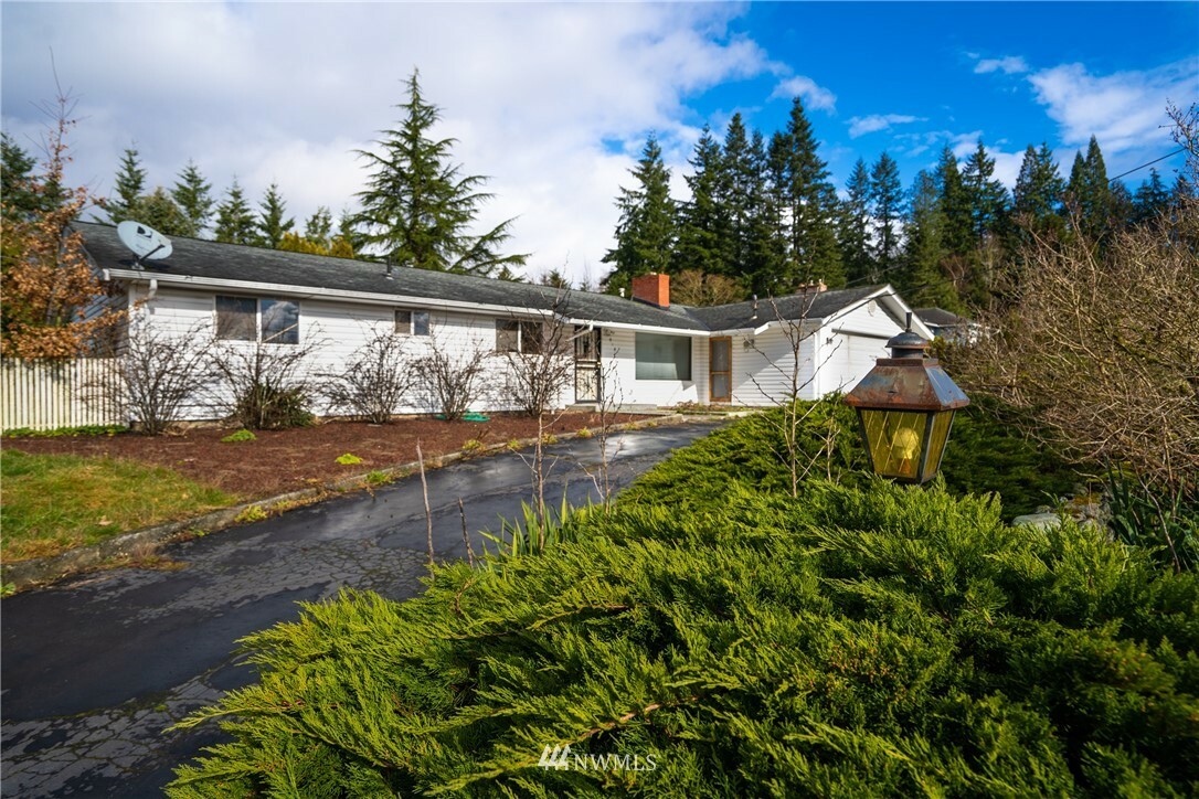 Property Photo:  918 Beachley Road  WA 98284 