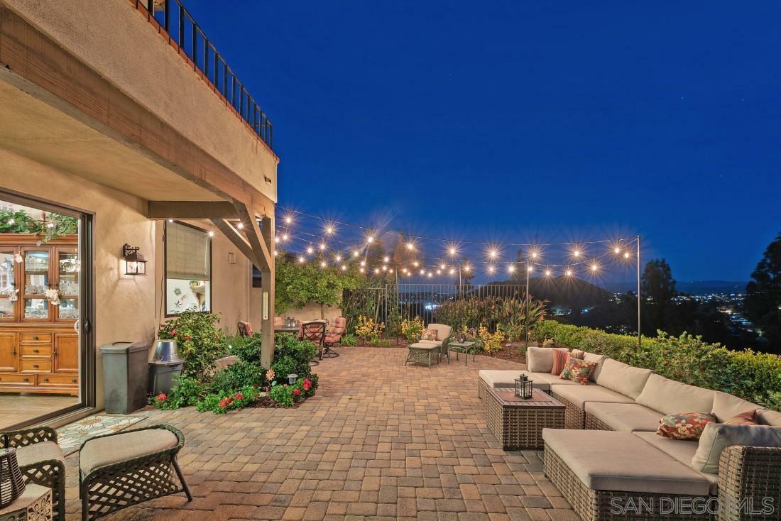 Property Photo: 12061 Tretagnier Cir CA 92128