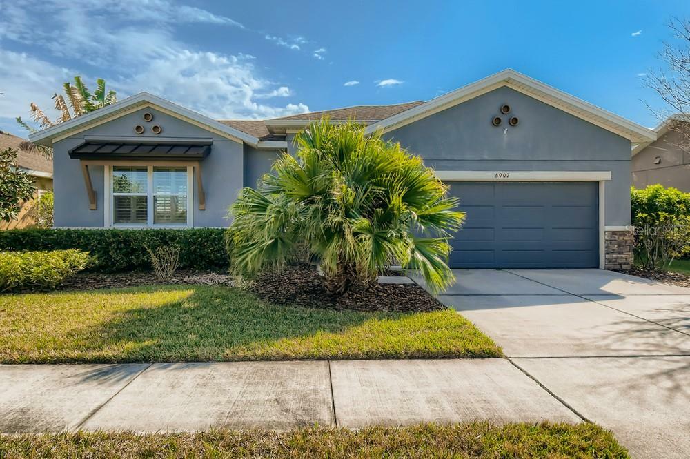 Property Photo:  6907 Crestpoint Drive  FL 33572 