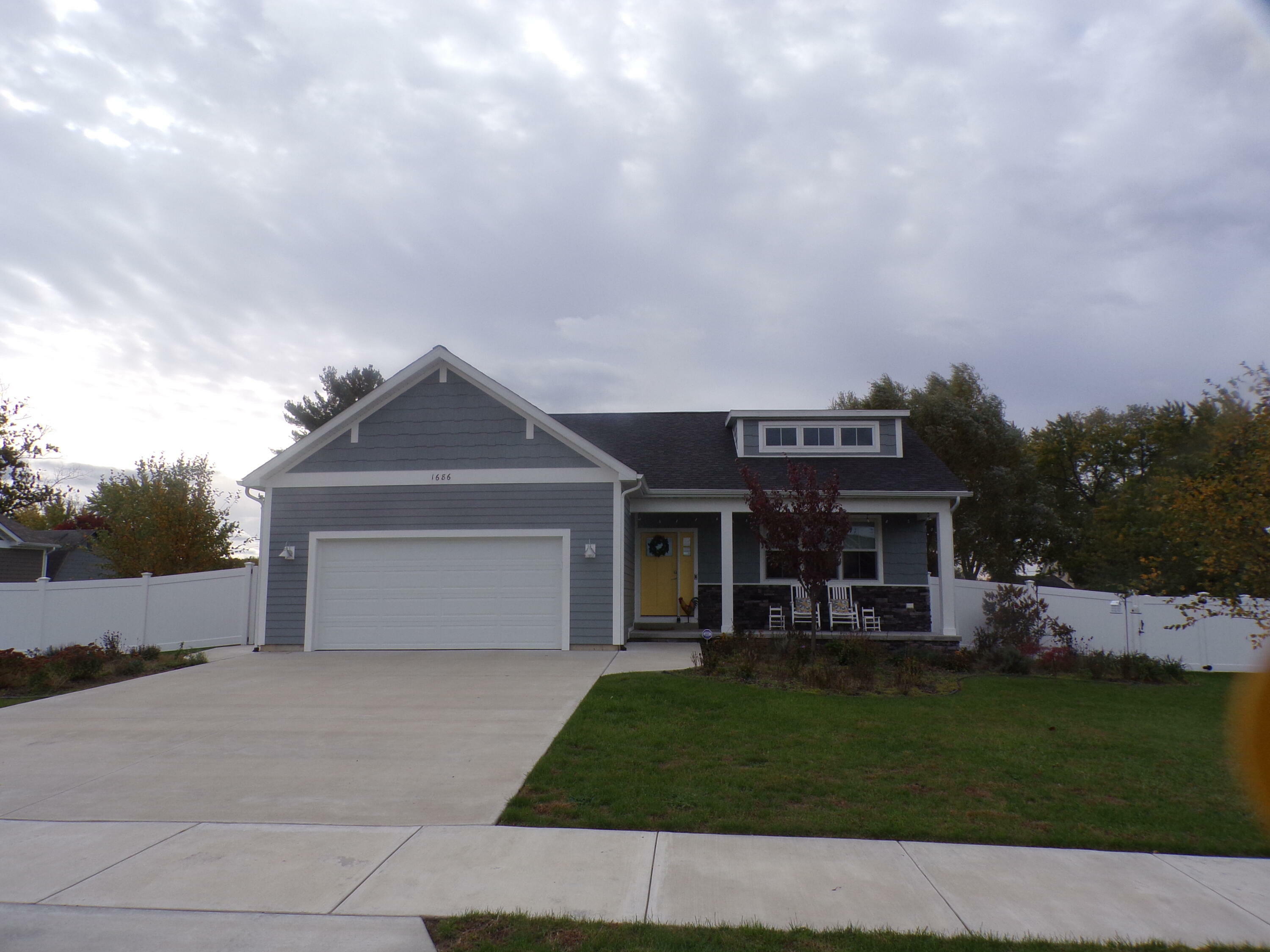 Property Photo:  1686 Eagle Crest Drive  MI 49101 