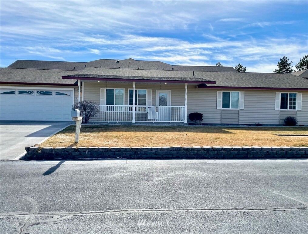 Property Photo:  807 NE Westshore Drive E19  WA 98837 