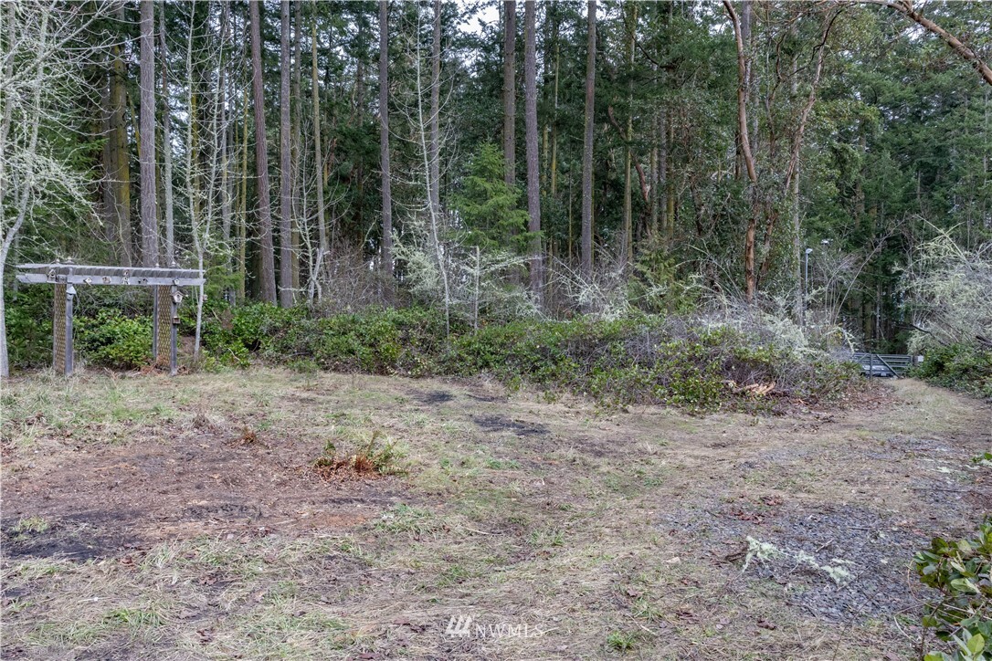 Property Photo: 1405 Schwartz WA 98358