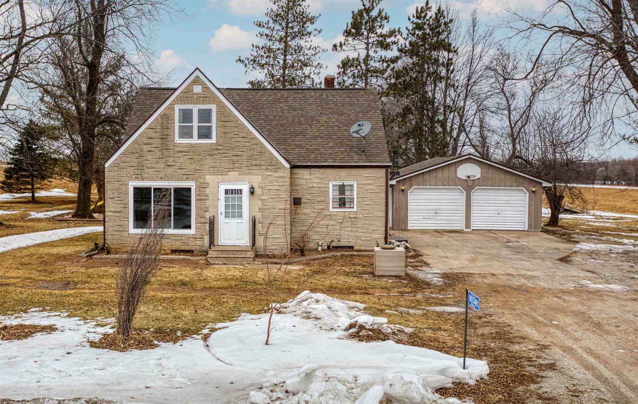 Property Photo:  W8748 Hunters Road  WI 54944 