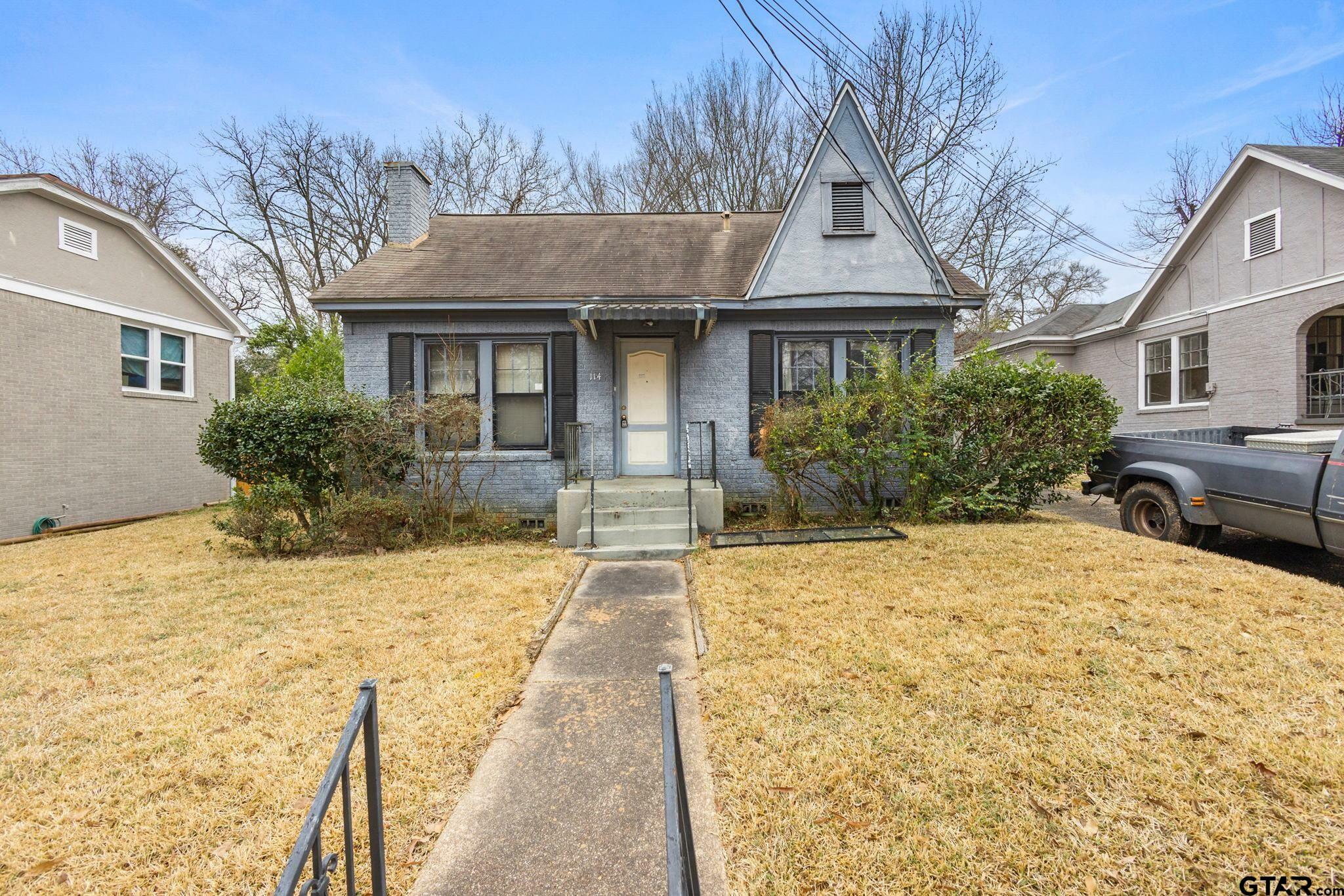 Property Photo:  114 W Shaw  TX 75701 