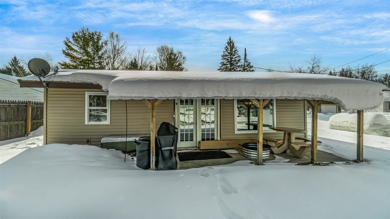 Property Photo:  4370 Birch Drive  MI 48632 