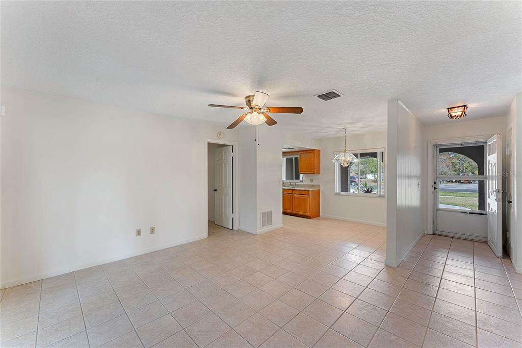 Property Photo: 116 S Moss Road FL 32708