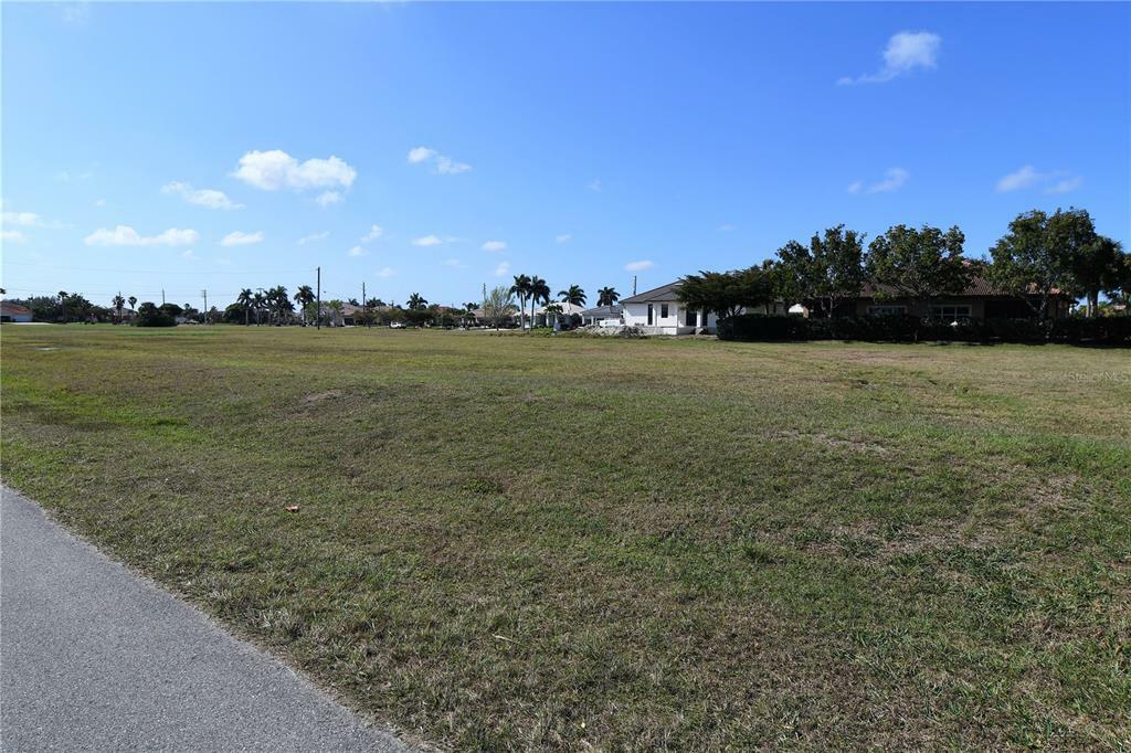 Property Photo:  3531 Mondovi Court  FL 33955 