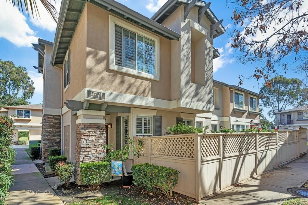 Property Photo:  9771 W Canyon Ter 2  CA 92123 