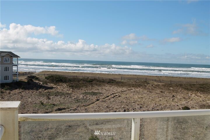 Property Photo: 1600 W Ocean Avenue 432 WA 98595