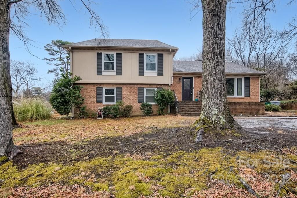 Property Photo: 113 Dovershire Road NC 28270