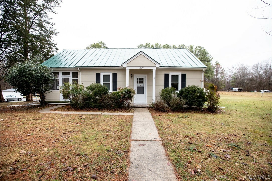 Property Photo:  1828 Back Hampden Sydney Road  VA 23901 