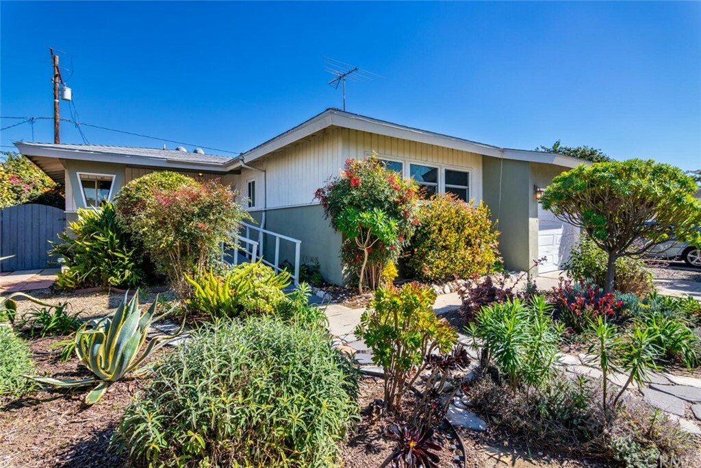 Property Photo: 3630 Fanwood Avenue CA 90808