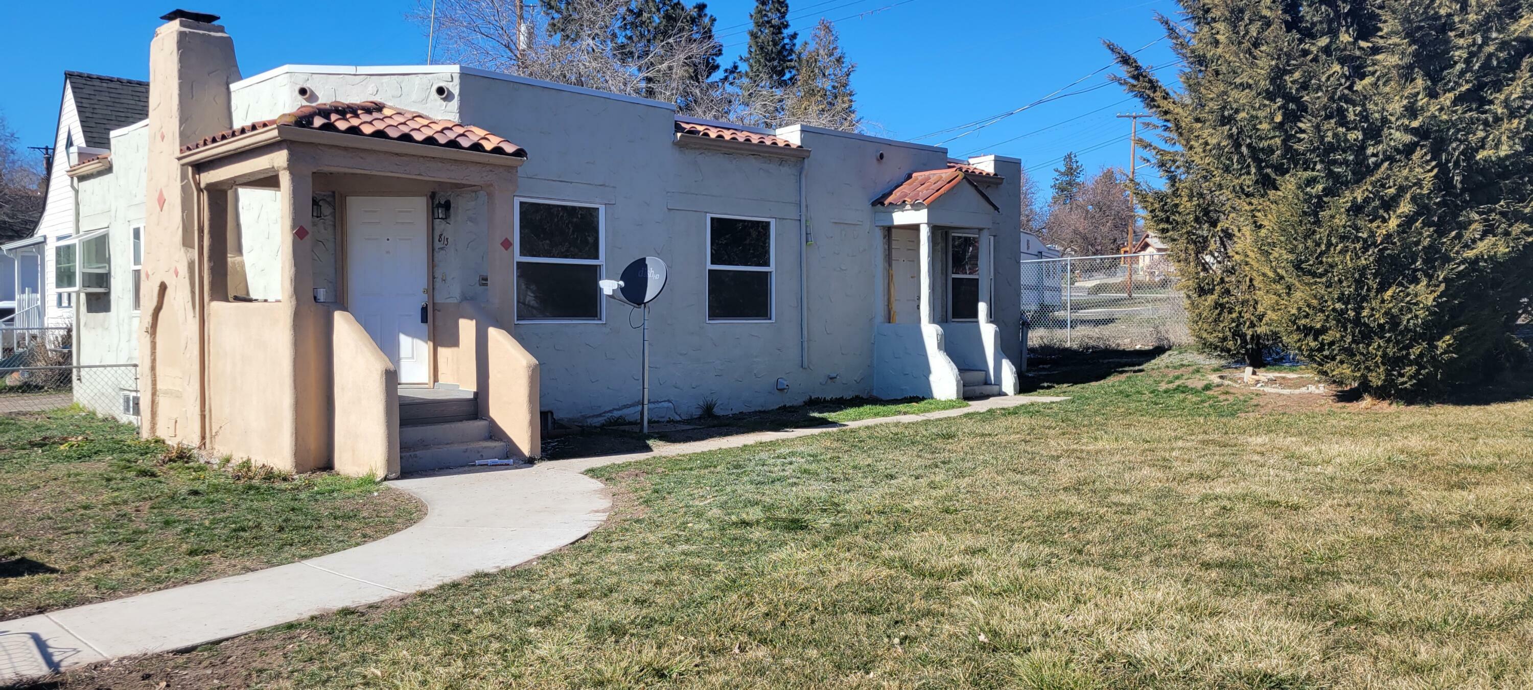 Property Photo: 813 Roseway Drive OR 97601